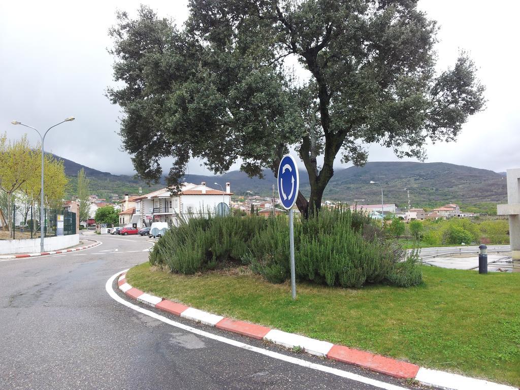 Alojamiento Cr Cuatro Caminos San Pablo de los Montes Extérieur photo