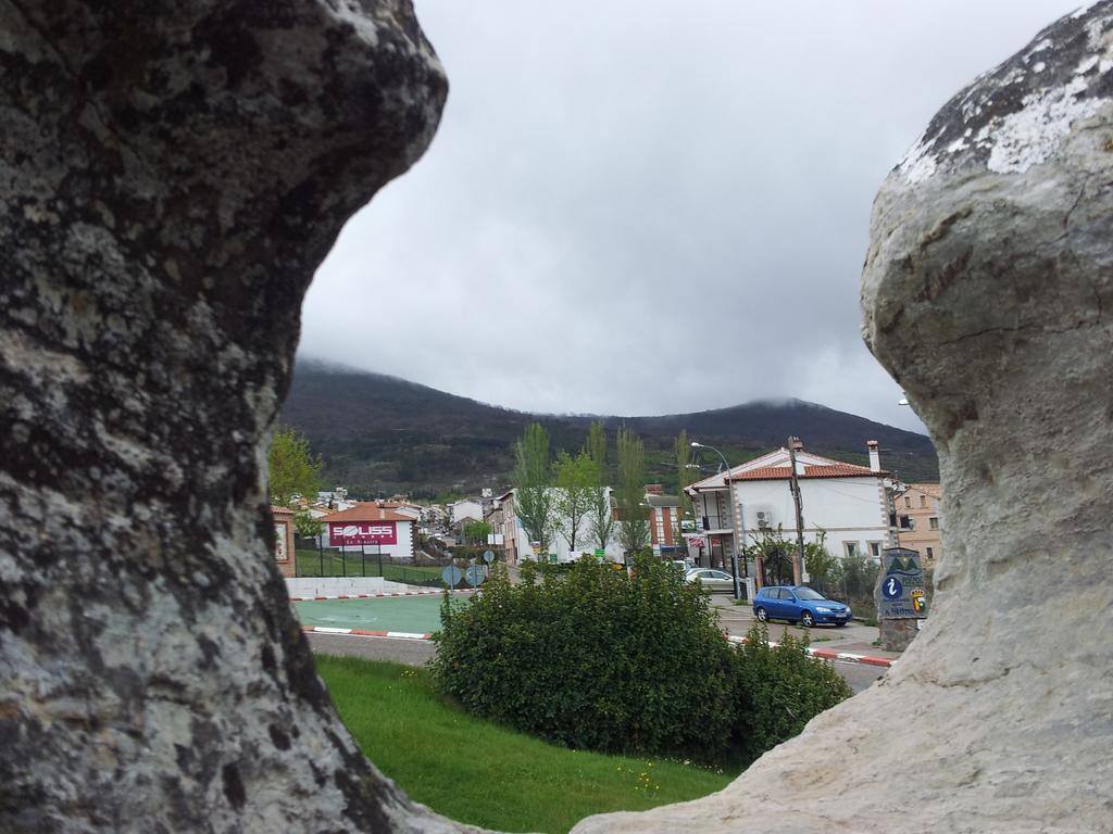 Alojamiento Cr Cuatro Caminos San Pablo de los Montes Extérieur photo